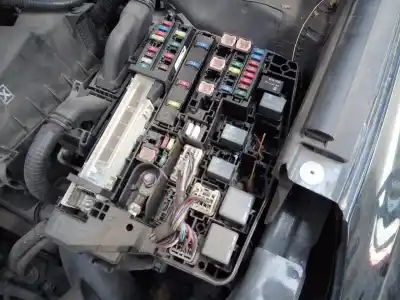 Second-hand car spare part fuse box unit for toyota avensis (t27) advance oem iam references 