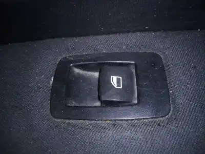 Peça sobressalente para automóvel em segunda mão botão / interruptor elevador vidro traseiro esquerdo por bmw serie 1 berlina (e81/e87) 120d referências oem iam 