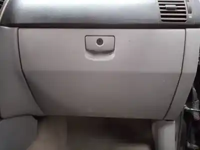 Автозапчасти б/у бардачок за KIA SORENTO I (JC) 2.5 CRDi ссылки OEM IAM   