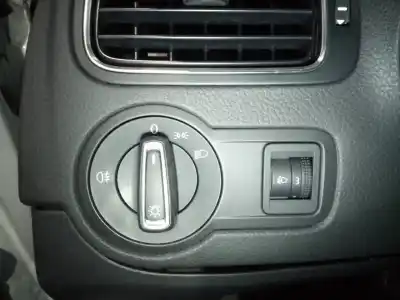 Recambio de automóvil de segunda mano de MANDO LUCES para VOLKSWAGEN POLO (6C1)  referencias OEM IAM   