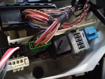 Second-hand car spare part fuse box unit for bmw serie 1 berlina (e81/e87) 118d oem iam references   