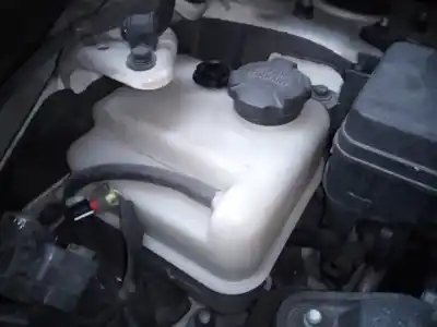 Peça sobressalente para automóvel em segunda mão depósito de expansão por kia carens ( ) drive referências oem iam 