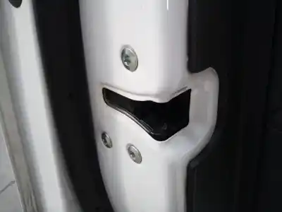 Second-hand car spare part left front door lock for kia carens ( ) drive oem iam references 