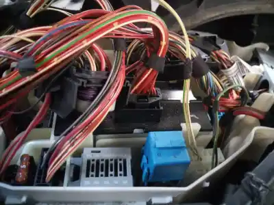 Pièce détachée automobile d'occasion boîtes à fusibles pour bmw x1 (e84) sdrive 18d références oem iam   