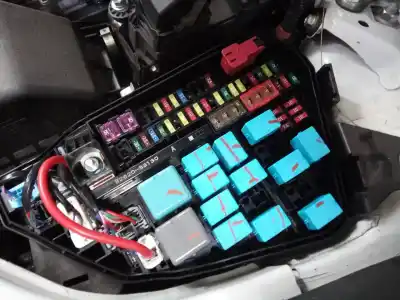 Gebrauchtes Autoersatzteil relais sicherungskasten multifunktionsrelais zum toyota rav4 hybrid 4x2 advance oem-iam-referenzen 8262033130  