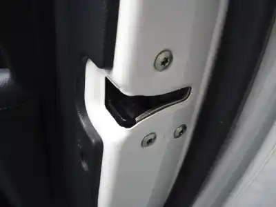 Peça sobressalente para automóvel em segunda mão fechadura da porta traseira direita por kia carens ( ) concept referências oem iam 