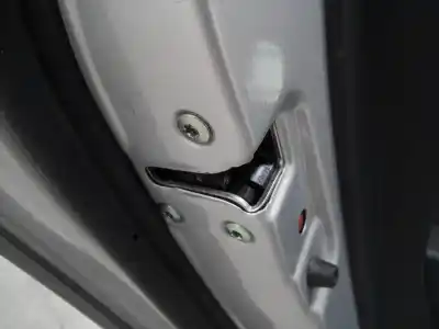 Peça sobressalente para automóvel em segunda mão fechadura da porta traseira esquerda por hyundai i40 style blue referências oem iam 