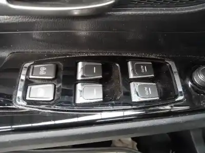 Pièce détachée automobile d'occasion COMMANDE DE LÈVE VITRE AVANT GAUCHE pour SSANGYONG KORANDO  Références OEM IAM   
