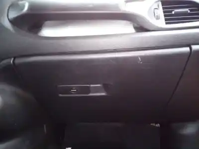 Peça sobressalente para automóvel em segunda mão porta luvas por jeep renegade sport 4x2 referências oem iam 