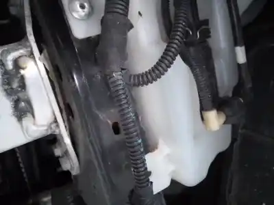 Peça sobressalente para automóvel em segunda mão depósito do limpa vidros por jeep renegade sport 4x2 referências oem iam 