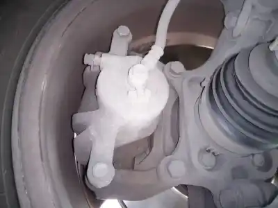 Peça sobressalente para automóvel em segunda mão pinça de travão dianteira direita por kia carens ( ) drive referências oem iam 