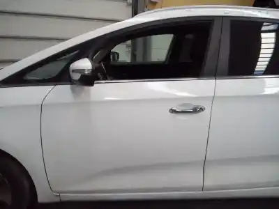 Second-hand car spare part left front door for kia carens ( ) drive oem iam references 