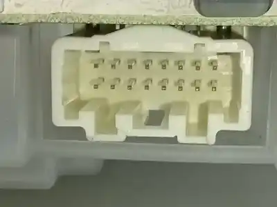 Peça sobressalente para automóvel em segunda mão quadrante por mazda 5 berl. (cr) 2.0 crtd active (81kw) referências oem iam c23555430 e3-b5-23-2 c23555430