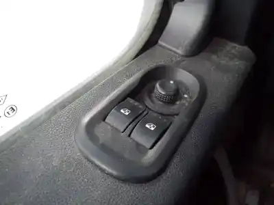 Second-hand car spare part Left Front Power Window Switch for RENAULT MASTER KIPPER L2H1 3.5t OEM IAM references   