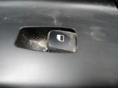 Tweedehands auto-onderdeel schakelaar rechts voor ruit voor hyundai kona style 2wd oem iam-referenties 