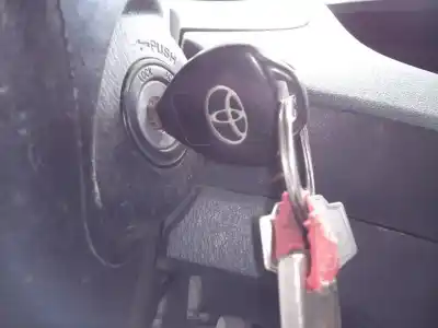 Peça sobressalente para automóvel em segunda mão canhão de ignição por toyota hilux (kun) double cab 4x4 referências oem iam  Peça sobressalente para automóvel em segunda mão canhão de ignição por toyota hilux (kun) double cab 4x4 referências oem iam