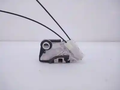 Peça sobressalente para automóvel em segunda mão fechadura da porta dianteira esquerda por toyota yaris hybrid active referências oem iam t4311140