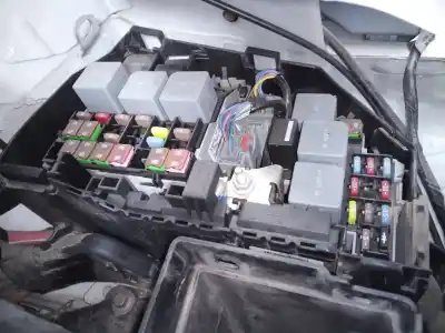 Peça sobressalente para automóvel em segunda mão caixa de fusíveis e relés por land rover evoque prestige referências oem iam 