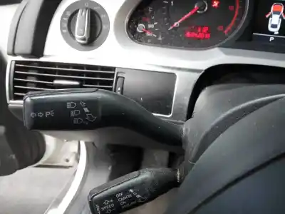 Peça sobressalente para automóvel em segunda mão comutador de piscas  por audi a6 berlina (4f2) 2.0 tdi referências oem iam 