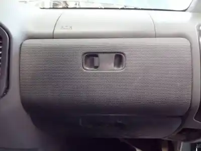 Автозапчасти б/у бардачок за MITSUBISHI MONTERO (V60/V70) 2.5 TDI Sahel ссылки OEM IAM   