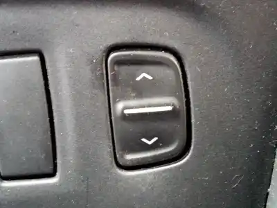 Second-hand car spare part right front power window switch for dacia sandero stepway oem iam references 