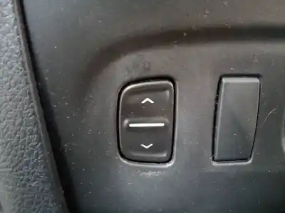 Second-hand car spare part left front power window switch for dacia sandero stepway oem iam references 