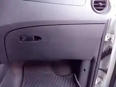 Автозапчастина б/у бардачок для MERCEDES-BENZ VITO MIXTO (447) 109/111 CDI lang (447.703) Посилання на OEM IAM   