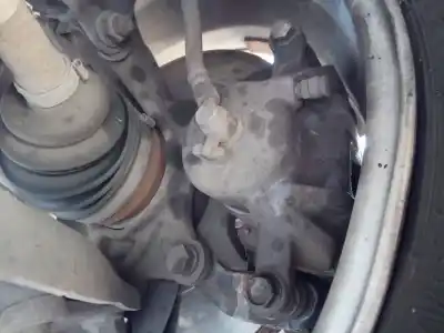 Peça sobressalente para automóvel em segunda mão pinça de travão dianteira esquerda por kia carens ( ) drive referências oem iam 