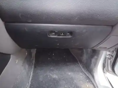 Автозапчасти б/у бардачок за MITSUBISHI MONTERO (V60/V70) 3.2 DI-D All-Four ссылки OEM IAM   