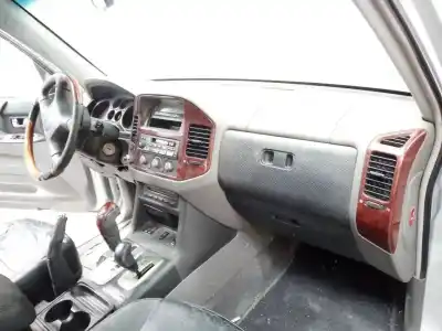 Автозапчастина б/у панель приладів для MITSUBISHI MONTERO (V60/V70) 3.2 DI-D All-Four Посилання на OEM IAM   