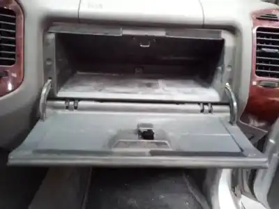 Second-hand car spare part glove compartment for mitsubishi montero (v60/v70) 3.2 di-d all-four oem iam references   