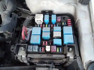 Second-hand car spare part fuse box unit for kia cee´d active oem iam references   