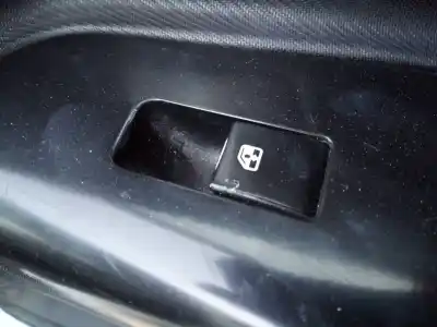 Second-hand car spare part right front power window switch for kia cee´d active oem iam references 