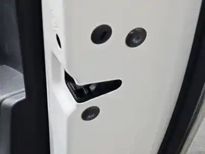 Second-hand car spare part rear right door lock for skoda rapid active oem iam references 