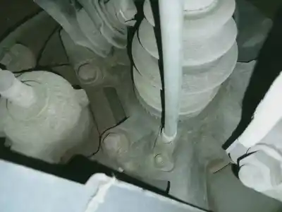 Peça sobressalente para automóvel em segunda mão manga de eixo traseira direita por bmw serie 1 berlina (e81/e87) 118i referências oem iam 