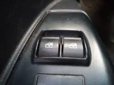 Автозапчасти б/у ВЫКЛЮЧАТЕЛЬ ЛЕВОГО ПЕРЕДНЕГО ОКНА за OPEL COMBO D  ссылки OEM IAM   