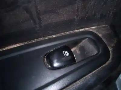 Pezzo di ricambio per auto di seconda mano comandi alzacristalli posteriore sinistro per renault kadjar bose edition riferimenti oem iam 