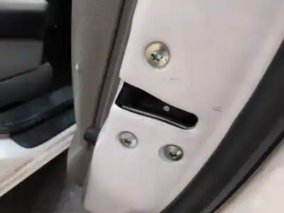 Автозапчастина б/у замок передній праві двері для kia carens (un) active посилання на oem iam 