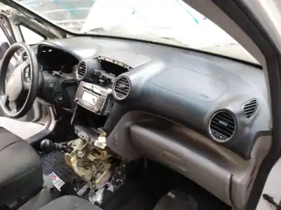 Автозапчастина б/у панель приладів для kia carens (un) active посилання на oem iam 