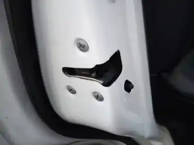 Peça sobressalente para automóvel em segunda mão fechadura da porta traseira esquerda por nissan qashqai (j10) tekna referências oem iam 