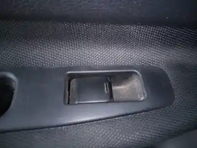 Peça sobressalente para automóvel em segunda mão botão / interruptor elevador vidro traseiro esquerdo por nissan qashqai (j10) tekna referências oem iam 