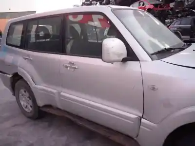 Автозапчастина б/у передні праві двері для mitsubishi montero (v60/v70) 3.2 di-d all-four посилання на oem iam   