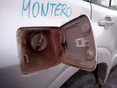 Автозапчастина б/у зовнішній пливний колпак для mitsubishi montero (v60/v70) 3.2 di-d all-four посилання на oem iam   