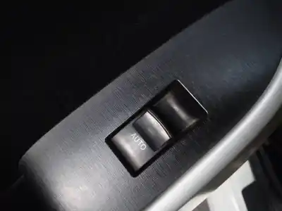 Pièce détachée automobile d'occasion commande de lève vitre arrière gauche pour toyota prius (nhw30) plug-in hybrid advance références oem iam 