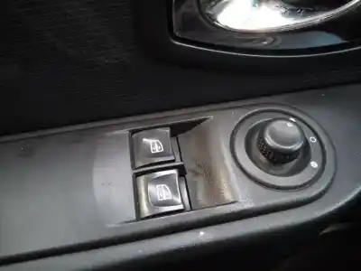Pezzo di ricambio per auto di seconda mano interruttore alzacristalli anteriore sinistro per renault clio iv dynamique riferimenti oem iam 