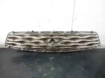 Автозапчастина б/у передня решіта для infiniti fx fx30d s посилання на oem iam  p2-a2-18 