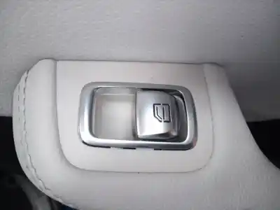 Peça sobressalente para automóvel em segunda mão botão / interruptor elevador vidro traseiro direito por mercedes clase c (w205) lim. c 220 cdi bluetec (205.004) referências oem iam 