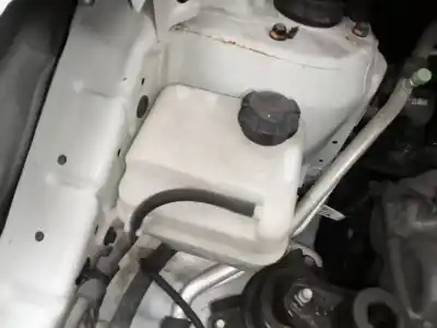 Second-hand car spare part coolant expansion tank for kia sportage drive 4x2 oem iam references 