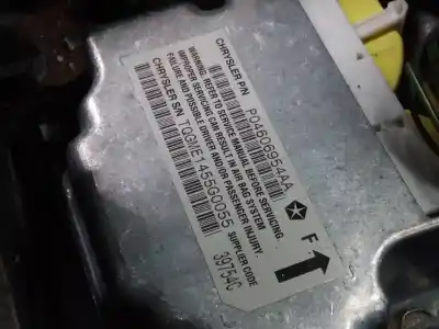 Peça sobressalente para automóvel em segunda mão centralina de airbag por chrysler jeep cherokee (kj) 2.8 crd extreme referências oem iam p04606954aa