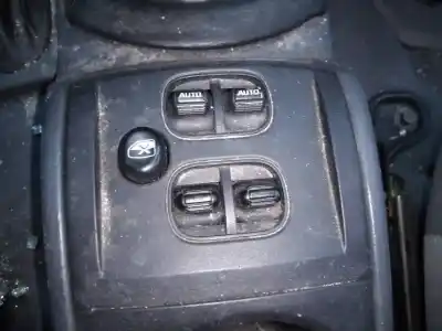 Peça sobressalente para automóvel em segunda mão botão / interruptor elevador vidro dianteiro esquerdo por chrysler jeep cherokee (kj) 2.8 crd extreme referências oem iam 